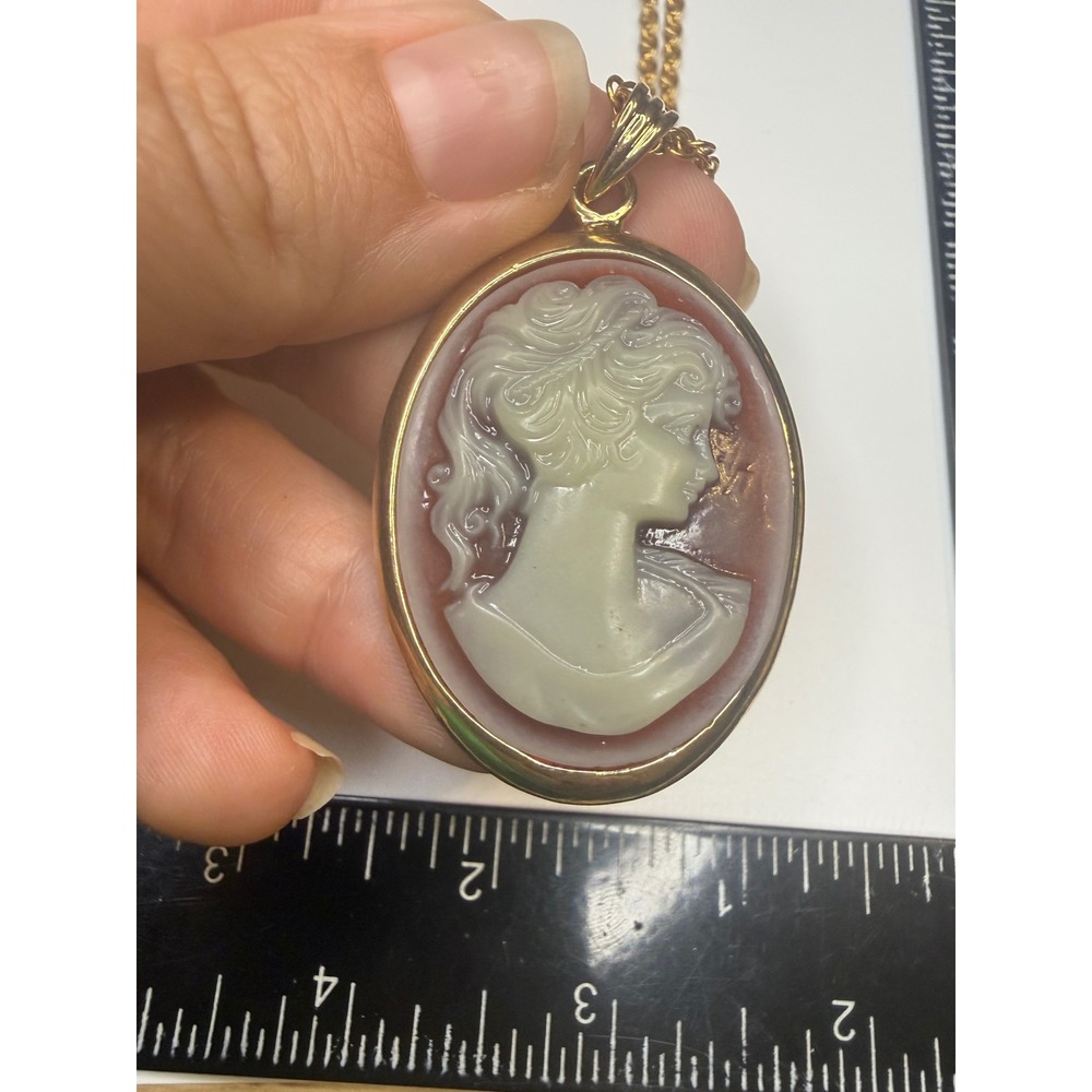 Vintage‎ Gold Tone Cameo Pendant Necklace Oval Portrait Rope Chain 18 Inch